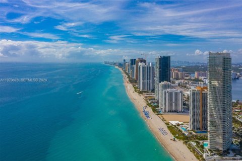 Condo in Sunny Isles Beach, Florida, 2 bedrooms № 2090539 - photo 25