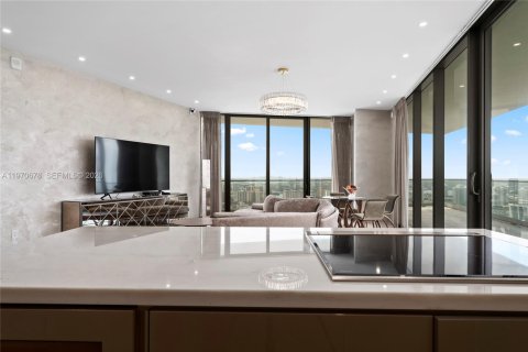 Condo in Sunny Isles Beach, Florida, 2 bedrooms № 2090539 - photo 5