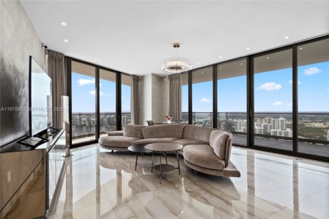 Condo in Sunny Isles Beach, Florida, 2 bedrooms № 2090539 - photo 2