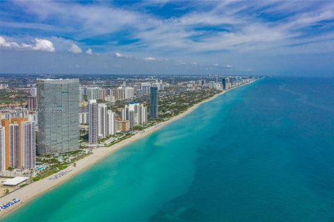 Condo in Sunny Isles Beach, Florida, 2 bedrooms № 2090539 - photo 28