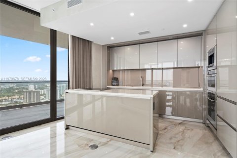 Condo in Sunny Isles Beach, Florida, 2 bedrooms № 2090539 - photo 6