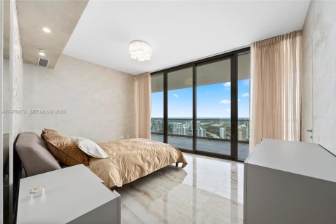 Condo in Sunny Isles Beach, Florida, 2 bedrooms № 2090539 - photo 17