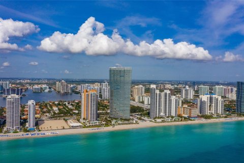 Condo in Sunny Isles Beach, Florida, 2 bedrooms № 2090539 - photo 30