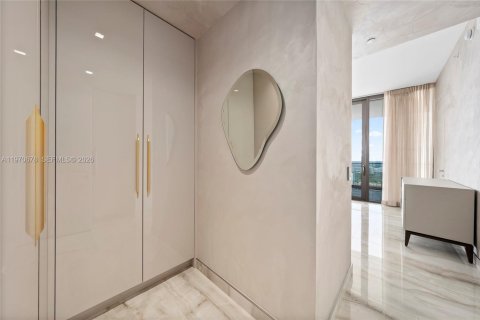 Condo in Sunny Isles Beach, Florida, 2 bedrooms № 2090539 - photo 15
