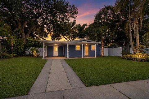 Villa ou maison à Tampa, Floride 3 chambres, 101.73 m2 № 2226411