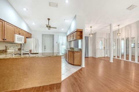 House in Sarasota, Florida 3 bedrooms, 137.96 sq.m. № 1877397 - photo 13