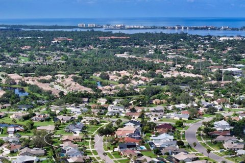 House in Sarasota, Florida 3 bedrooms, 137.96 sq.m. № 1877397 - photo 6