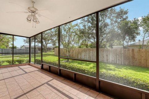 House in Sarasota, Florida 3 bedrooms, 137.96 sq.m. № 1877397 - photo 27