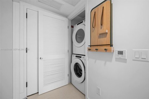 Condo in Miami, Florida  № 2052806 - photo 8