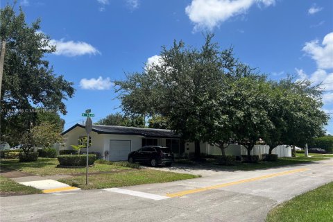 Casa en venta en Hollywood, Florida, 3 dormitorios, 156.26 m2 № 1842537 - foto 28