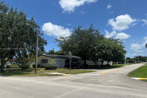 Casa en venta en Hollywood, Florida, 3 dormitorios, 156.26 m2 № 1842537 - foto 26
