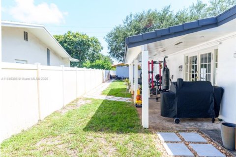 Casa en venta en Hollywood, Florida, 3 dormitorios, 156.26 m2 № 1842537 - foto 22