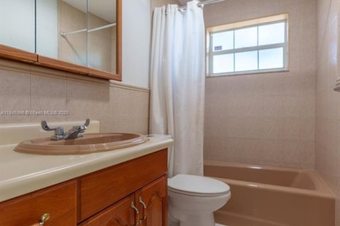 Casa en venta en Hollywood, Florida, 3 dormitorios, 156.26 m2 № 1842537 - foto 15