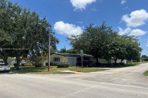 Casa en venta en Hollywood, Florida, 3 dormitorios, 156.26 m2 № 1842537 - foto 27