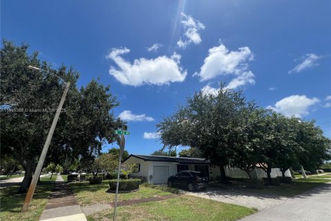 Casa en venta en Hollywood, Florida, 3 dormitorios, 156.26 m2 № 1842537 - foto 29