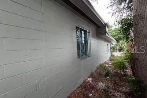 House in Saint Petersburg, Florida 3 bedrooms, 181.16 sq.m. № 2222813 - photo 3