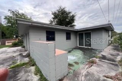 House in Saint Petersburg, Florida 3 bedrooms, 181.16 sq.m. № 2222813 - photo 5