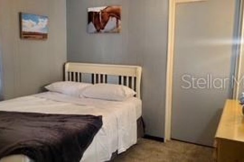 House in Saint Petersburg, Florida 3 bedrooms, 181.16 sq.m. № 2222813 - photo 9