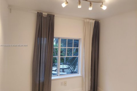 Condominio en venta en Miami Beach, Florida, 2 dormitorios, 65.03 m2 № 2013555 - foto 7