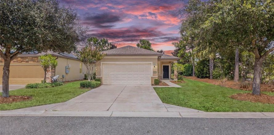 House in Ocala, Florida 2 bedrooms, 119.75 sq.m. № 1907668