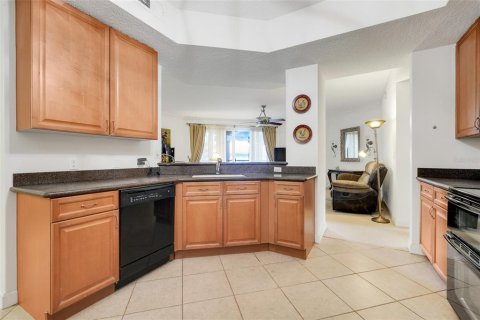 Condo in Orlando, Florida, 3 bedrooms  № 1826119 - photo 16