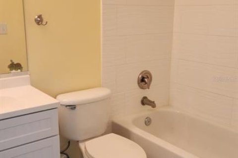 Villa ou maison à louer à Port Richey, Floride: 3 chambres, 118.73 m2 № 2410644 - photo 19