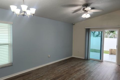 Villa ou maison à louer à Port Richey, Floride: 3 chambres, 118.73 m2 № 2410644 - photo 5