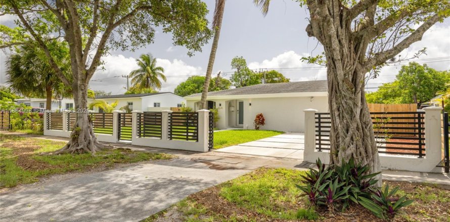 Villa ou maison à North Miami, Floride 2 chambres, 110.55 m2 № 1930266