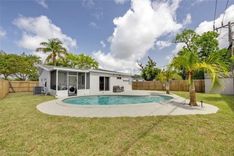 Villa ou maison à vendre à North Miami, Floride: 2 chambres, 110.55 m2 № 1930266 - photo 21