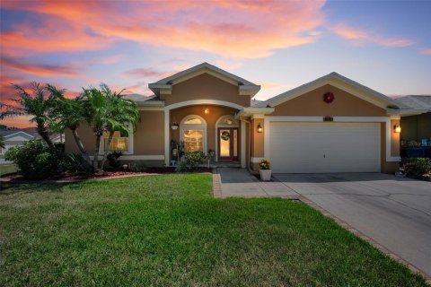 House in Largo, Florida 3 bedrooms, 173.73 sq.m. № 2117779
