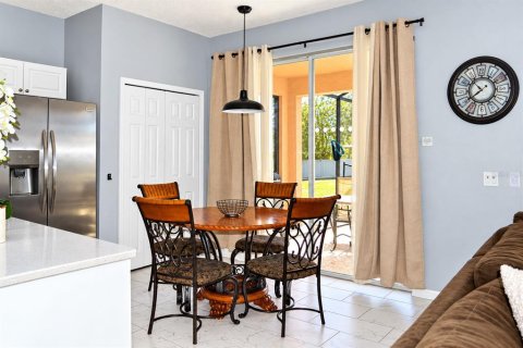 Villa ou maison à vendre à Davenport, Floride: 6 chambres, 257.43 m2 № 2424256 - photo 23