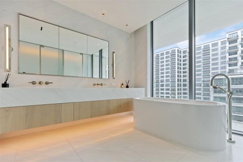 Condominio en alquiler en Tampa, Florida, 2 dormitorios, 173.54 m2 № 1564892 - foto 12