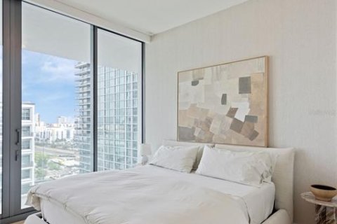 Condominio en alquiler en Tampa, Florida, 2 dormitorios, 173.54 m2 № 1564892 - foto 11