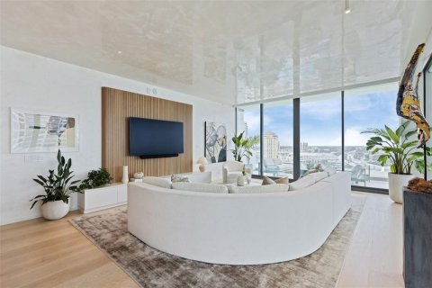 Condominio en alquiler en Tampa, Florida, 2 dormitorios, 173.54 m2 № 1564892 - foto 17