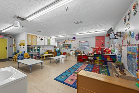 Propiedad comercial en venta en Tampa, Florida, 370.77 m2 № 2418506 - foto 8