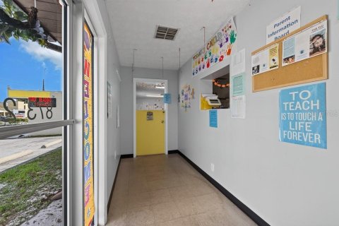 Propiedad comercial en venta en Tampa, Florida, 370.77 m2 № 2418506 - foto 7