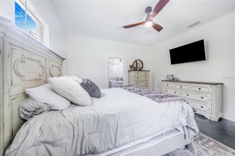 House in Haines City, Florida 3 bedrooms, 179.86 sq.m. № 2345586 - photo 26