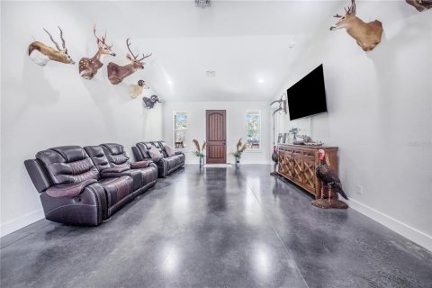 House in Haines City, Florida 3 bedrooms, 179.86 sq.m. № 2345586 - photo 9