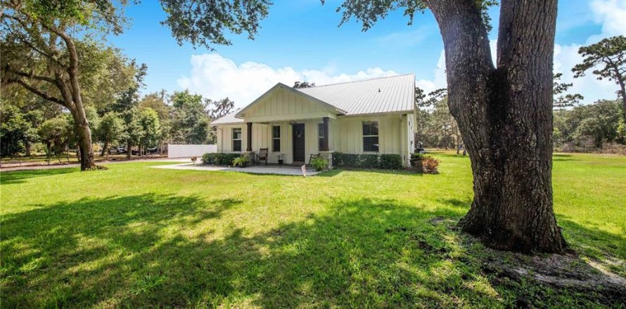 House in Haines City, Florida 3 bedrooms, 179.86 sq.m. № 2345586