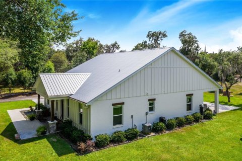 House in Haines City, Florida 3 bedrooms, 179.86 sq.m. № 2345586 - photo 5