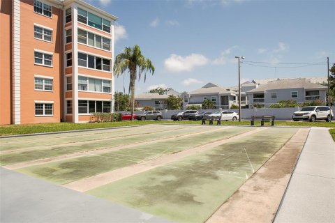 Condo in Saint Petersburg, Florida, 2 bedrooms  № 1755204 - photo 27