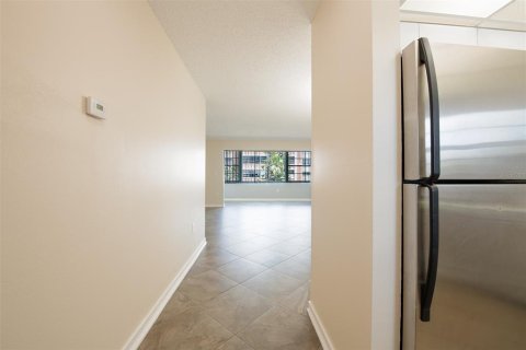 Condo in Saint Petersburg, Florida, 2 bedrooms  № 1755204 - photo 4