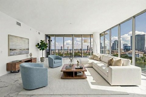 Condo à Saint Petersburg, Floride, 2 chambres  № 2275749