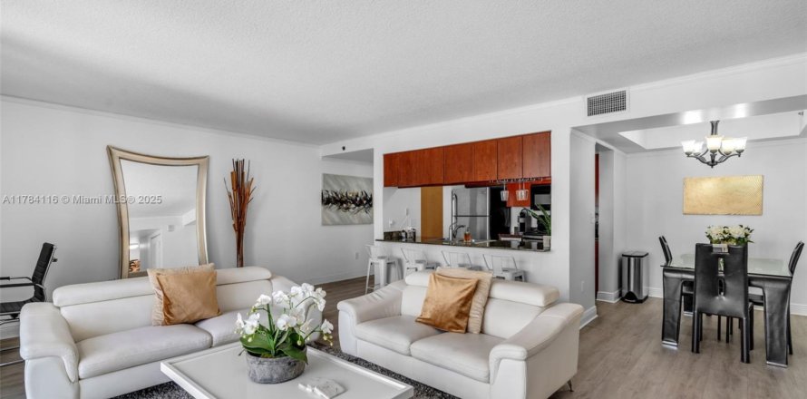 Condominio en Miami, Florida, 2 dormitorios № 1862686