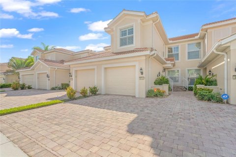 Condo in Sarasota, Florida, 3 bedrooms  № 1839842 - photo 1