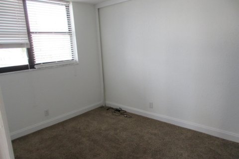 Condo in Pompano Beach, Florida, 2 bedrooms  № 2178396 - photo 16
