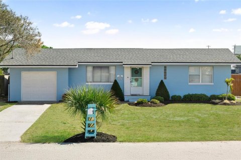 House in Daytona Beach, Florida 2 bedrooms, 125.98 sq.m. № 1751917 - photo 1