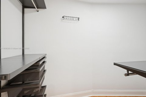 Condo in Key Biscayne, Florida, 2 bedrooms  № 1971275 - photo 12