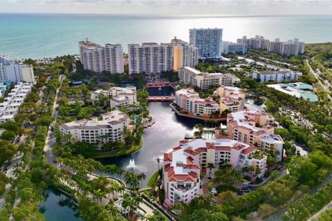 Condo in Key Biscayne, Florida, 2 bedrooms  № 1971275 - photo 19