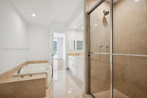 Condo in Key Biscayne, Florida, 2 bedrooms  № 1971275 - photo 13